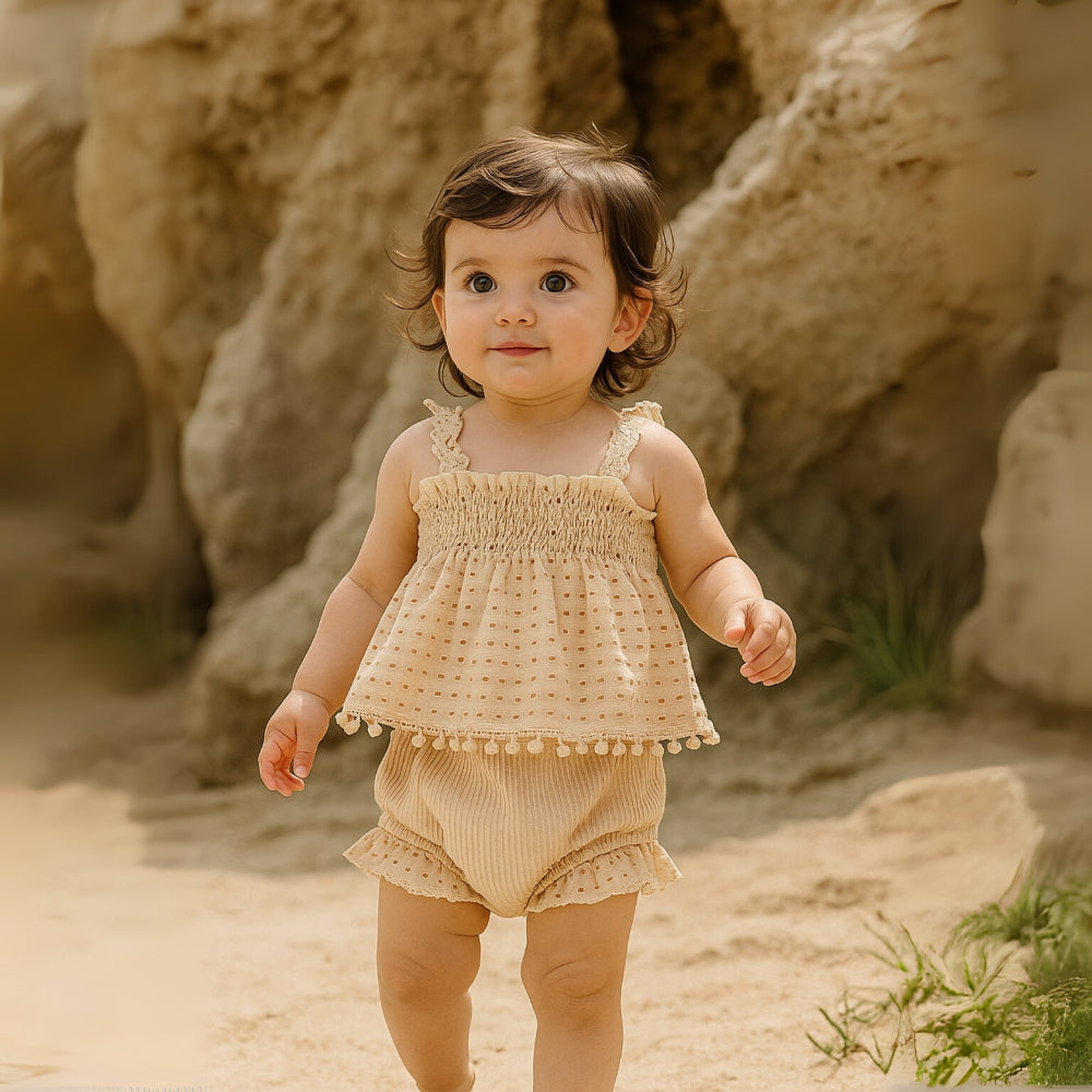 Baby Girls Lace Ruffle Top and Bloomers Set - Beekee