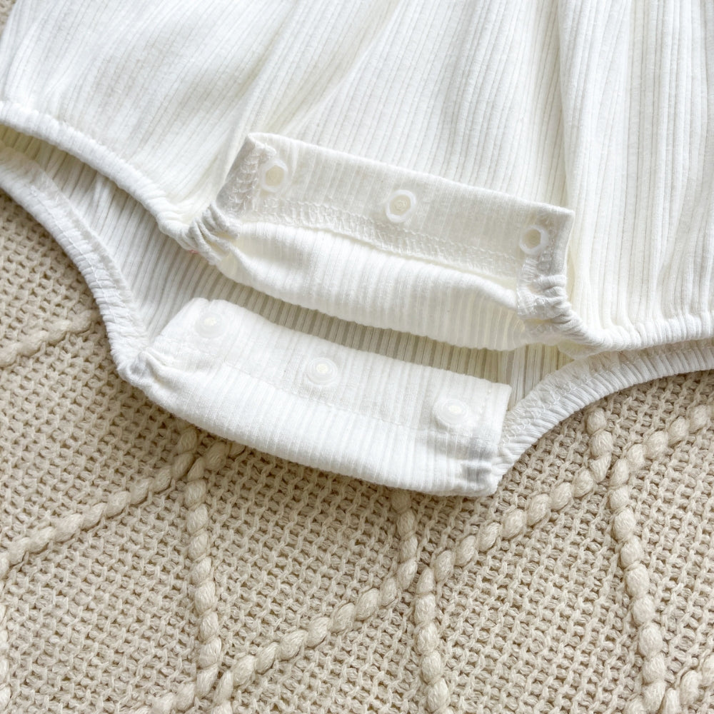 Ribbed Bow Pearl Button Bonnet Romper - Beekee