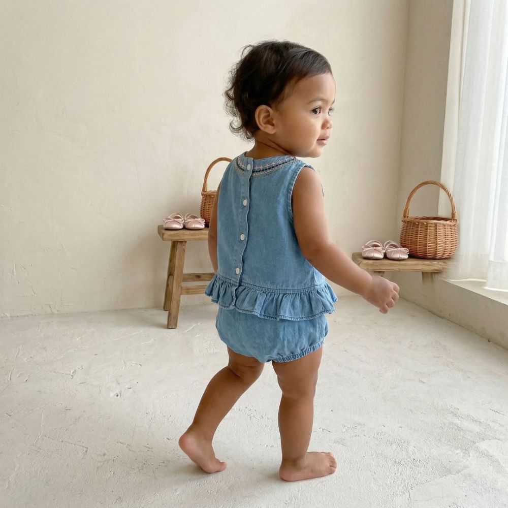Sweet Denim Ruffle Top & Bloomer Baby Set - Beekee